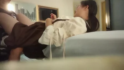 无敌眼镜妹！清纯里带着骚气 会玩到你无法想象